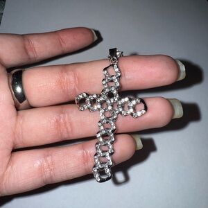 Elegant Silver Cross chain Pendant